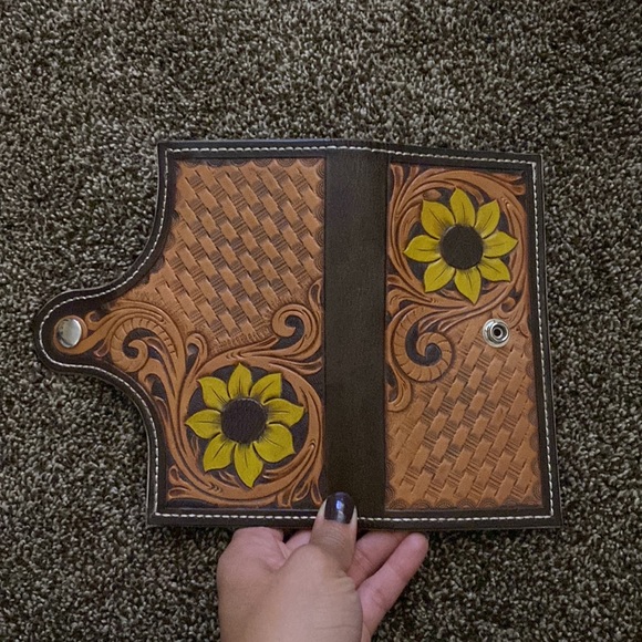 Handmade leather wallet with sunflower - Picture 5 of 5